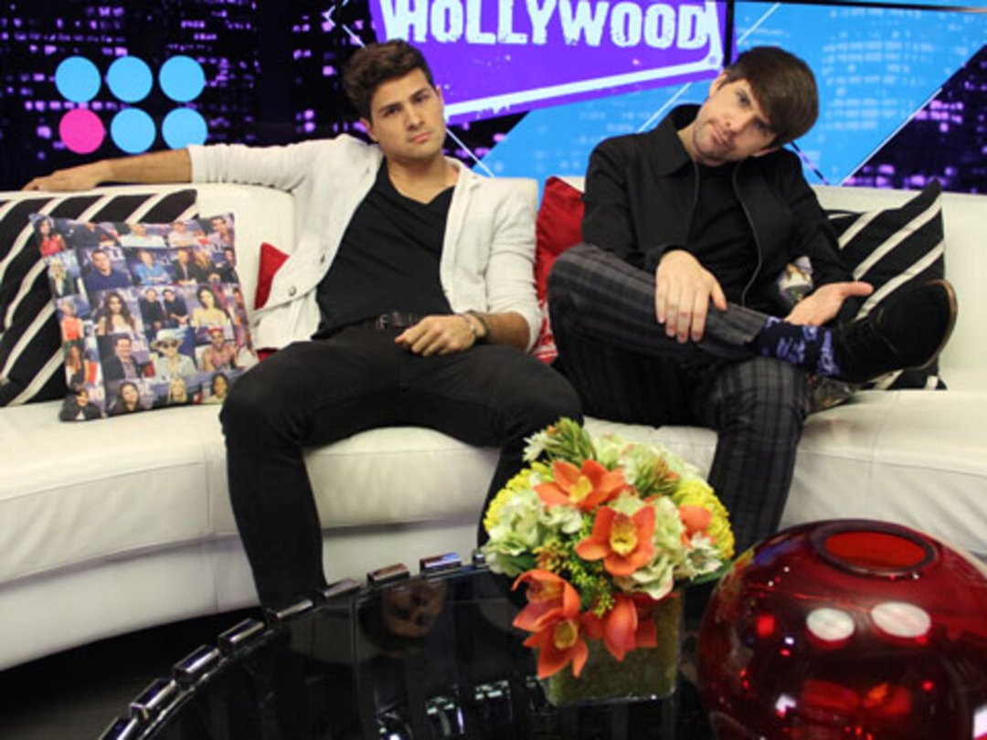 Smosh's Anthony Padilla & Ian Hecox Answer Twitter Questions From Fans