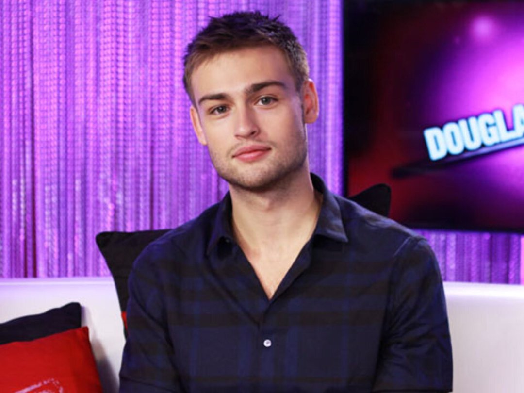 'Romeo & Juliet' Hunk on Modern-Day Romance