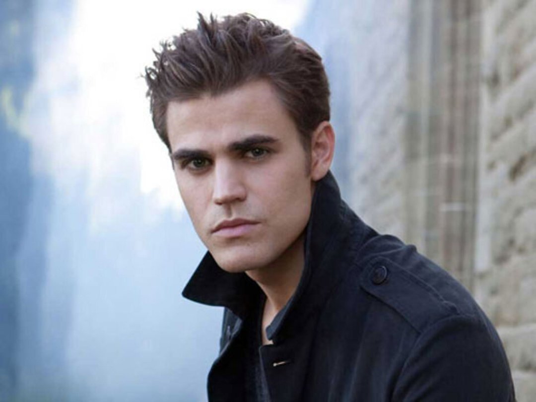 Vampire or Werewolf? With VAMPIRE DIARIES Star Paul Wesley