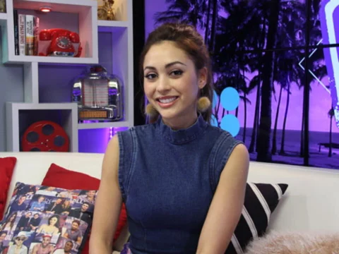 "The 100" Star Lindsey Morgan Talks Playing Raven & Gets a Back Massage