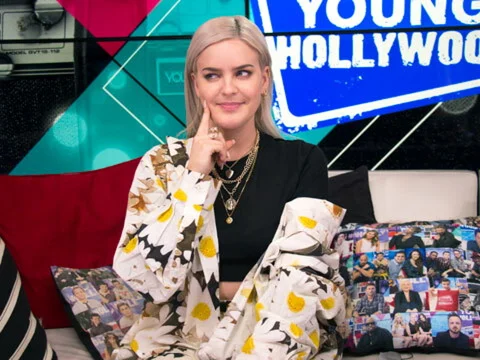 Anne-Marie Plays Words With Friends With Ed Sheeran & Marshmello