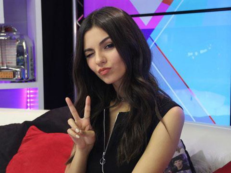 Victoria Justice’s Favorite Fashion Trends