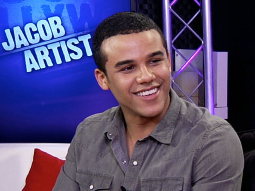 "Glee" Star Jacob Artist Answers Fan Twitter Questions