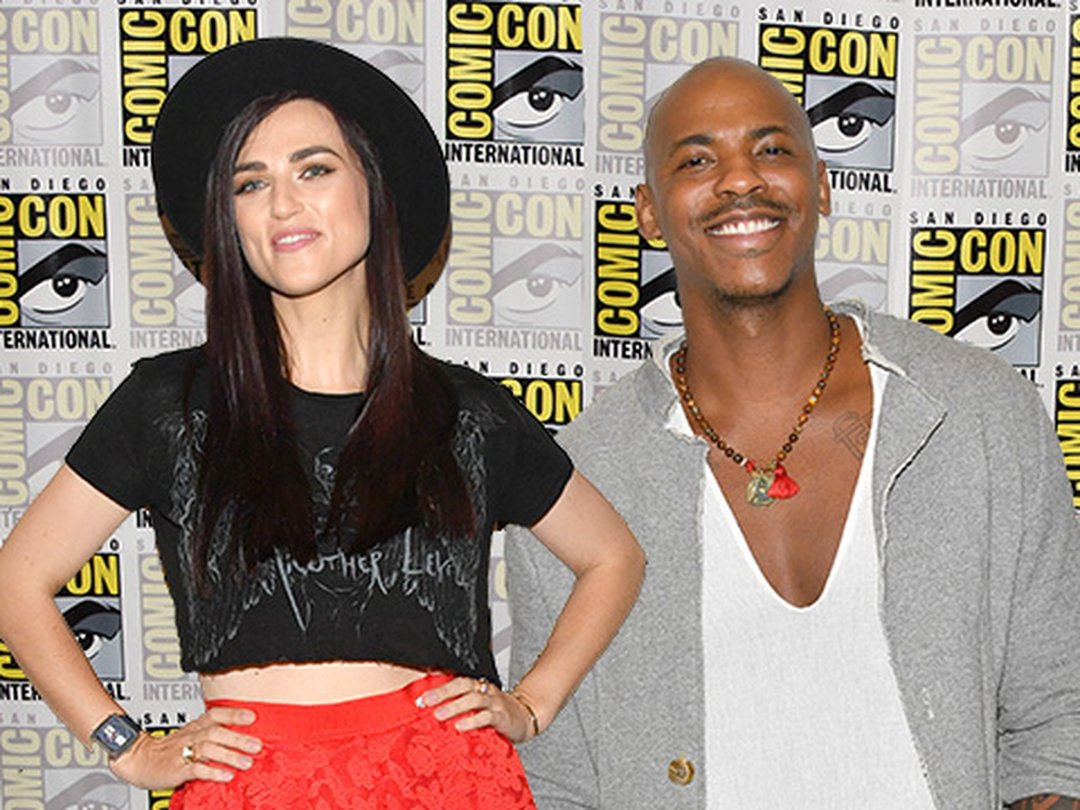 Supergirl Cast Play Battle, Save, & Sidekick at Comic-Con