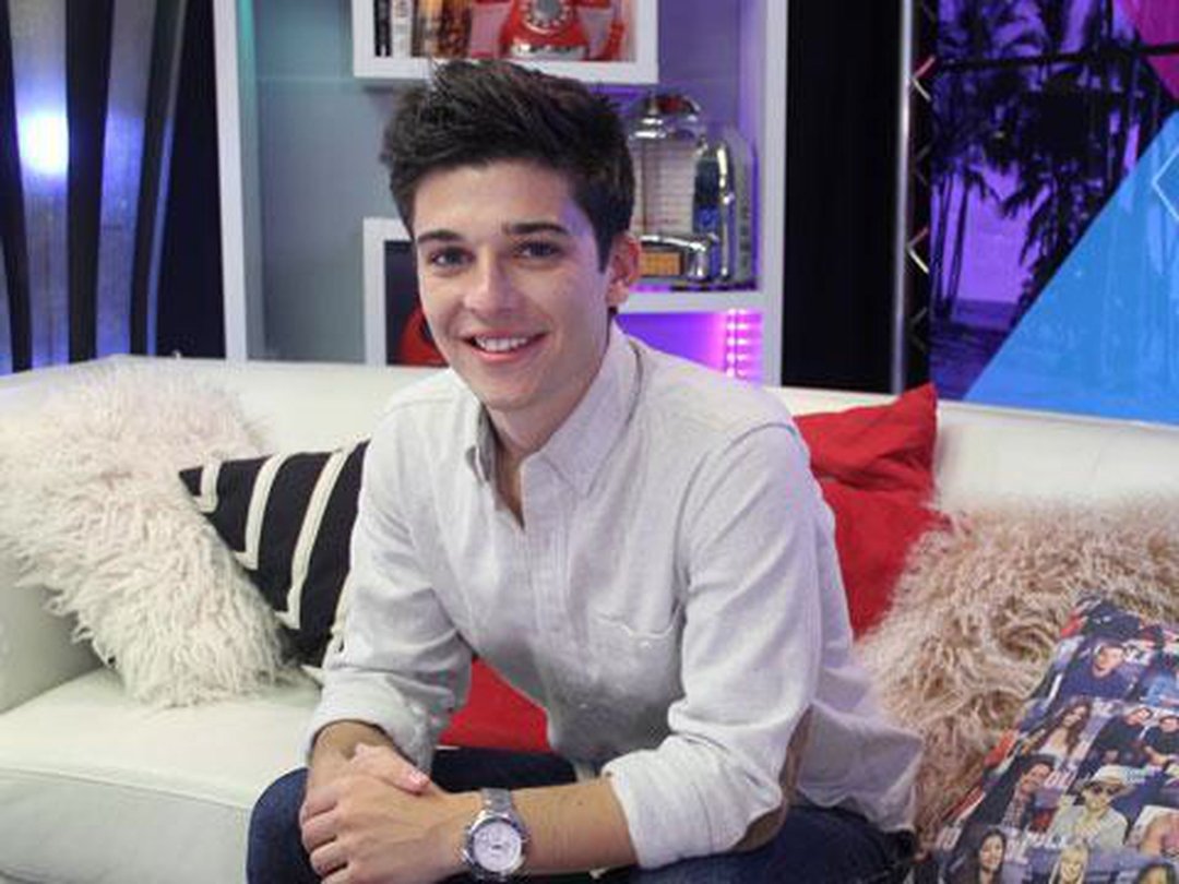 How To Take The Perfect Selfie With Sean O’Donnell