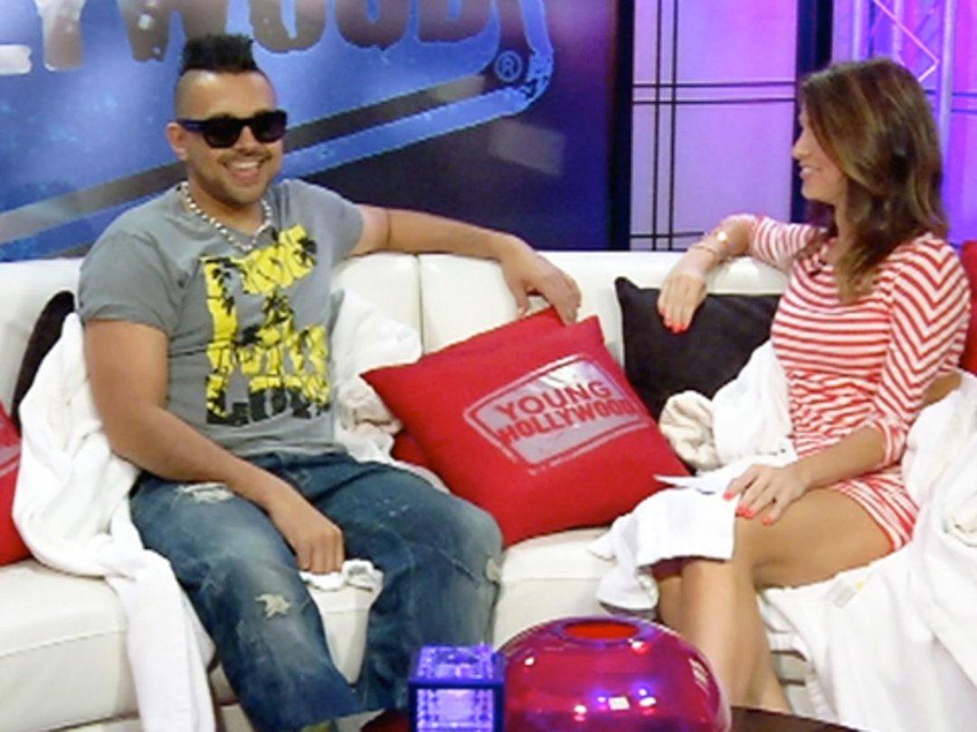 Sean Paul Keeps It Fresh and "Doesn't Mind"