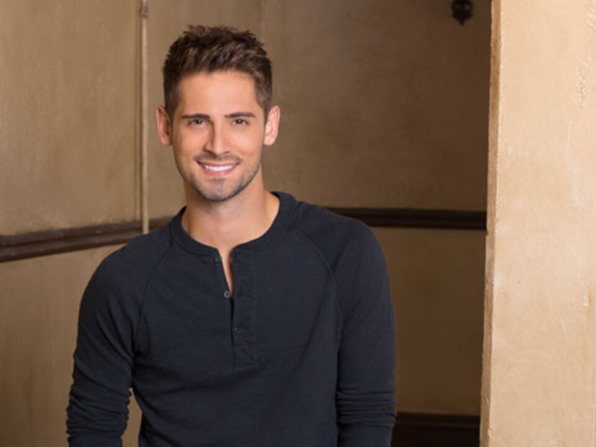 "Baby Daddy" Star Jean-Luc Bilodeau on Chest Hair, Turtles, & Mall-Crawlers