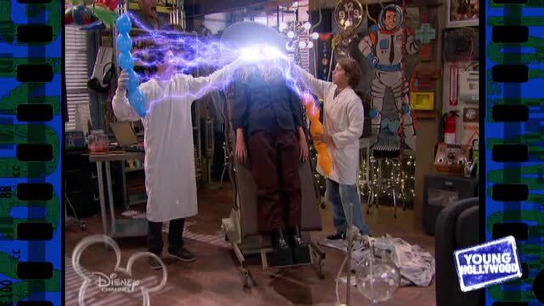 David Henrie Guest Stars on "Easy to Assemble"