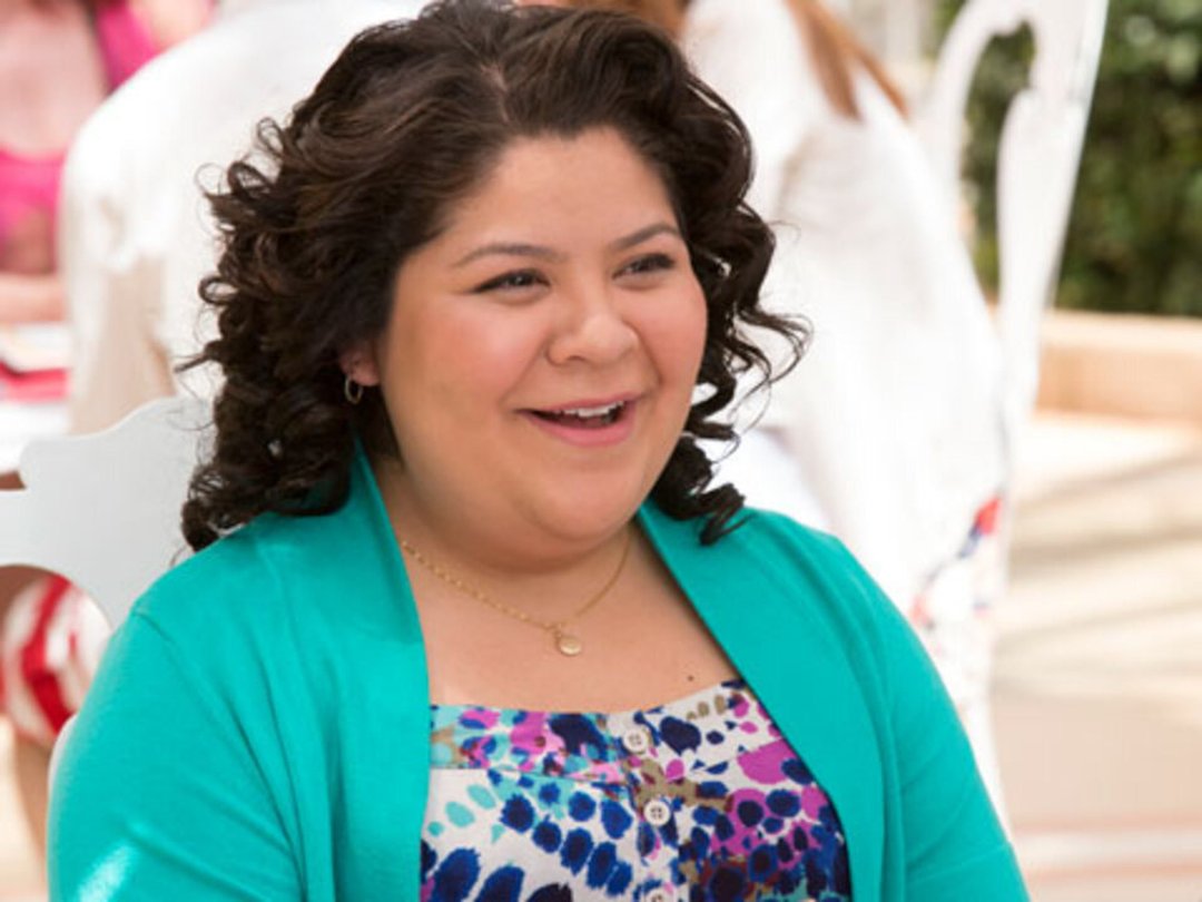 Shopping with 'Paul Blart: Mall Cop 2' Star Raini Rodriguez