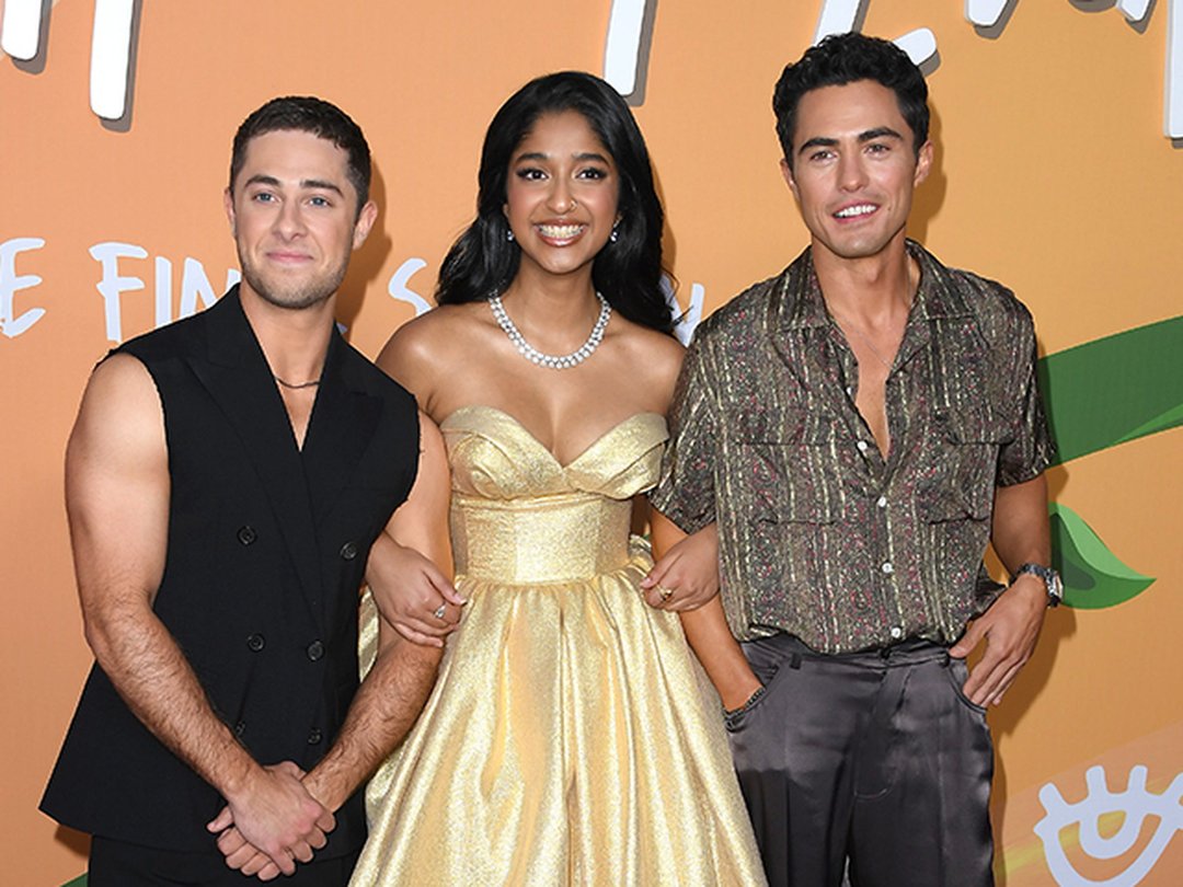 Never Have I Ever Stars Say Goodbye To Hit Netflix Series