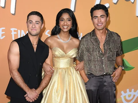 Never Have I Ever Stars Say Goodbye To Hit Netflix Series