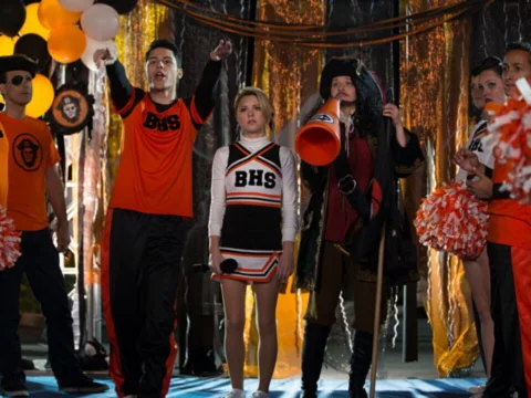On Set: "Faking It" Cast Talks Prom, Throuples, and Kissing On-Camera