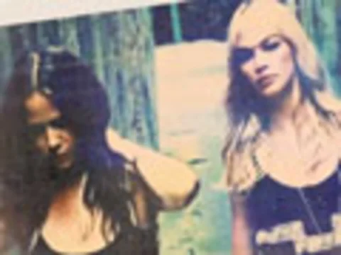 Coldplay Faves The Pierces Jam Outdoors Live at SXSW