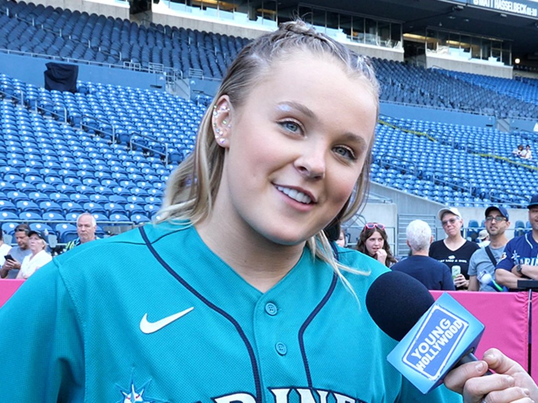 JoJo Siwa & More Tee Up For MLB All Star Celebrity Softball Game
