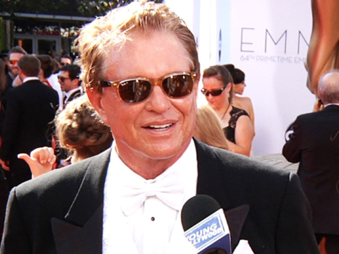 Emmy Winner Tom Berenger's Pre-Show Ritual