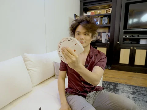 Shin Lim Shows Us Crazy Card Tricks