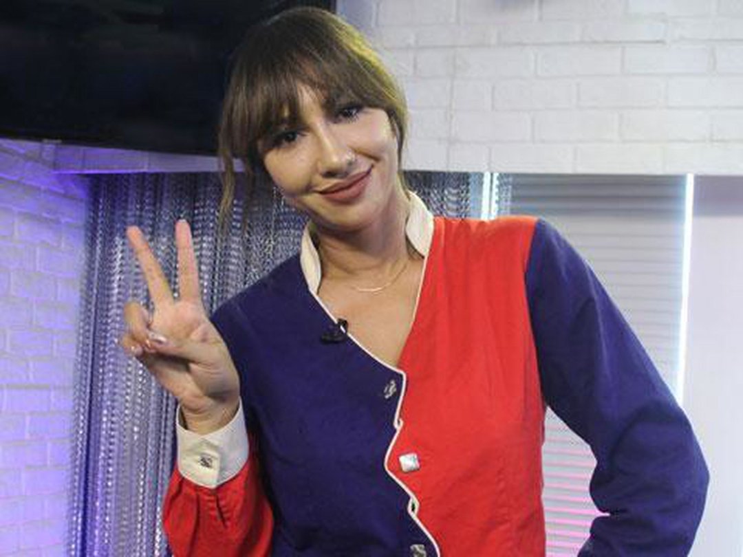 Litchfield Makeover With OITNB’s Jackie Cruz