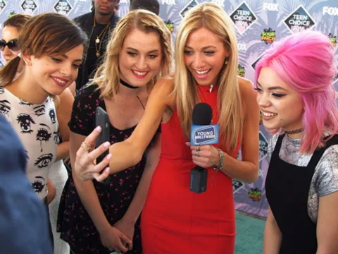 Hey Violet Talk 5SOS & New EP at Teen Choice Awards