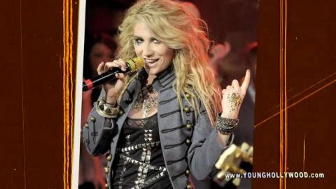 Ke$ha Styles Up GRAMMYs