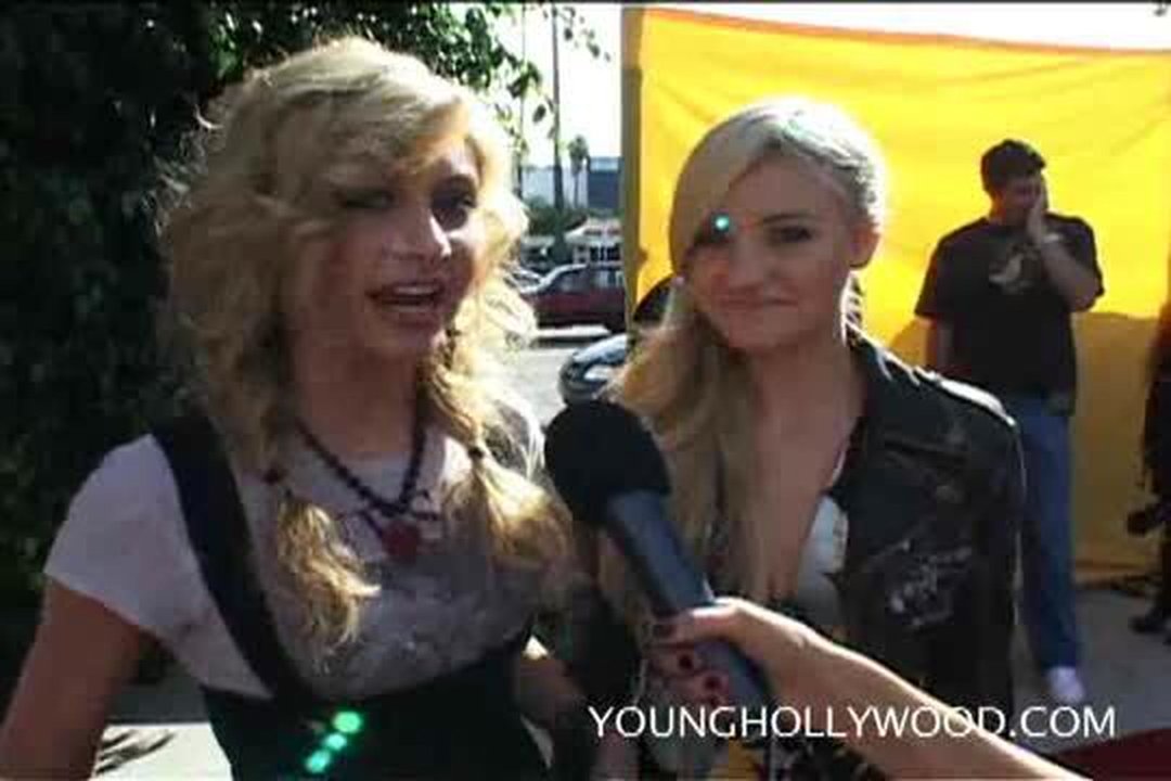 Hilary Duff receives Children's Choice Award