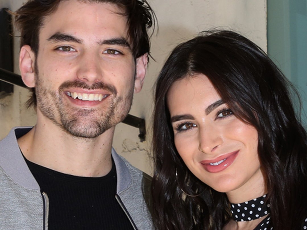 Bachelor Alums Ashley & Jared Reveal The Habits They Love About Each Other