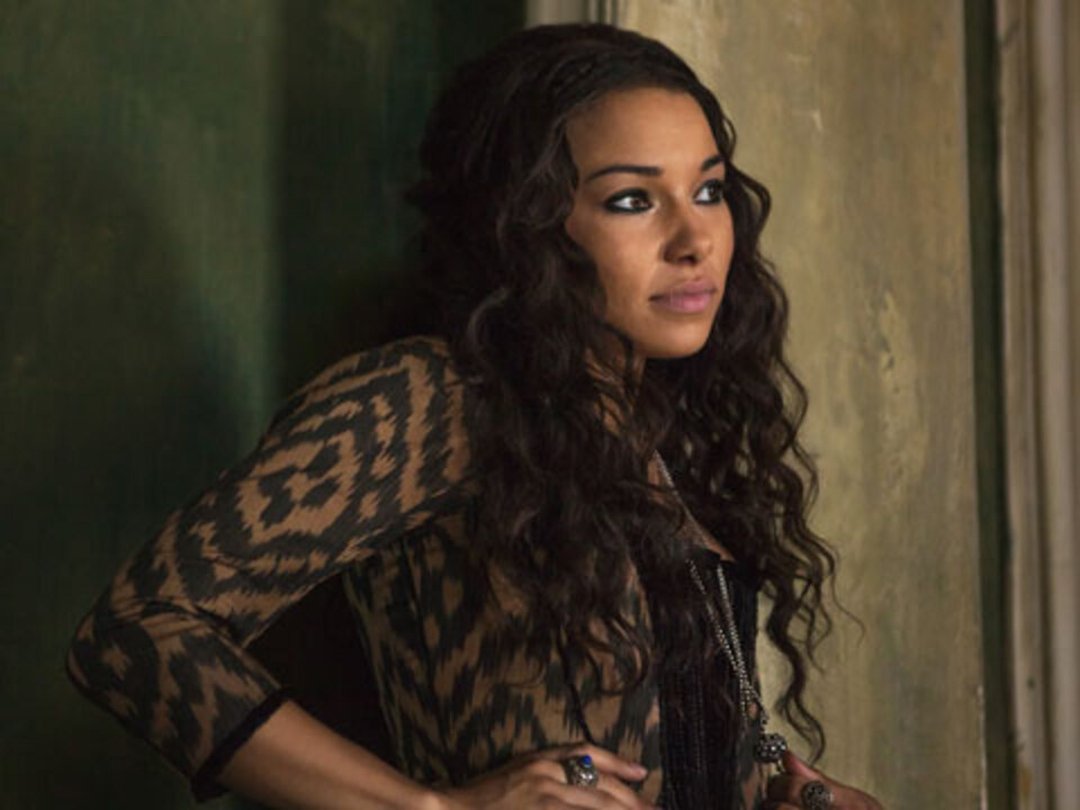 "Black Sails" Star Jessica Parker Kennedy on Filming on Real Life-Sized Pirate Ships