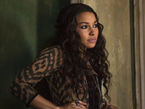 "Black Sails" Star Jessica Parker Kennedy on Filming on Real Life-Sized Pirate Ships