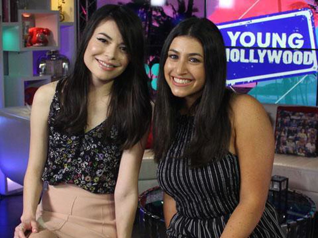Miranda Cosgrove & Dana Gaier Play Despicably So