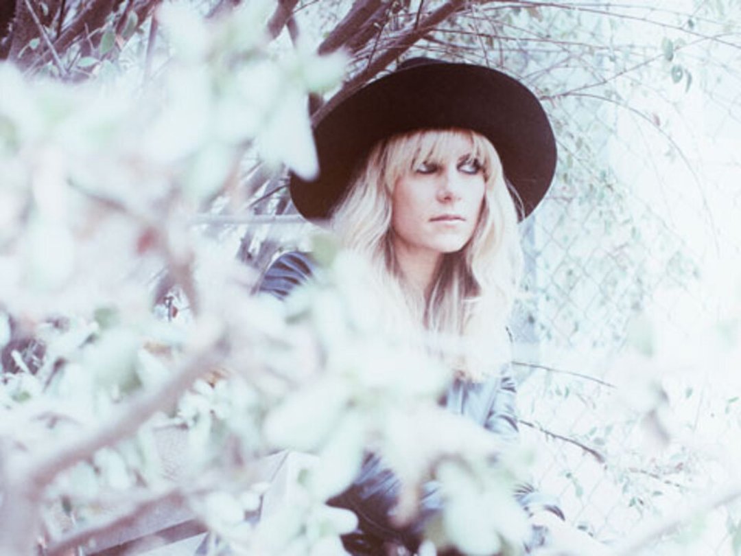 Blondfire on "Where The Kids Are" and Collaborating with Avicii