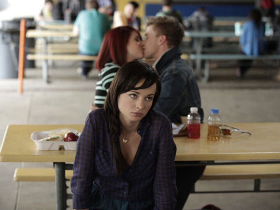 "Awkward" Set Tour with Ashley Rickards and Co-Stars