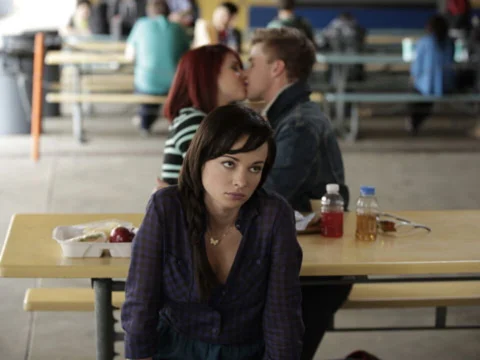 "Awkward" Set Tour with Ashley Rickards and Co-Stars