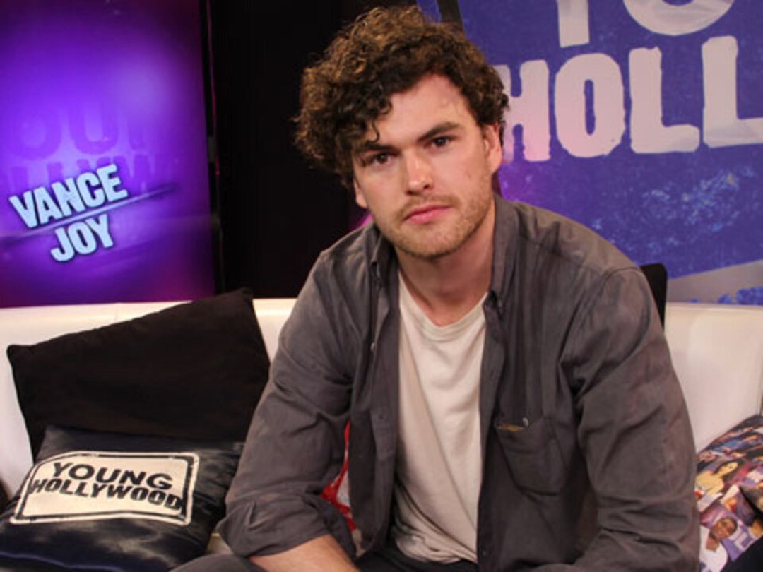 Vance Joy on "Riptide", Tour Must-Haves, & Goofy vs Pluto
