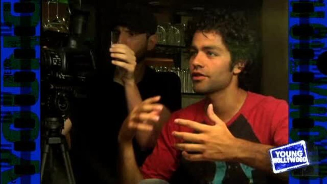 Adrian Grenier Becomes Paparazzo
