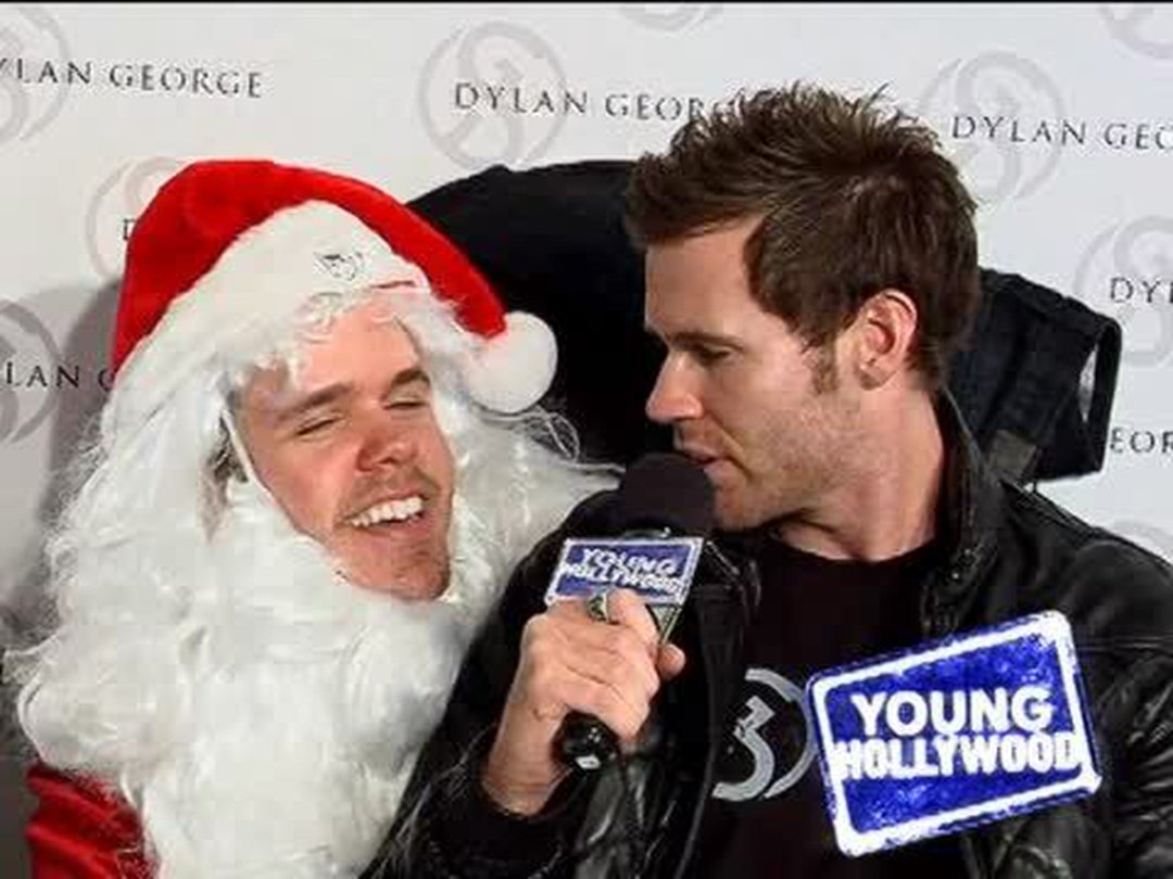 Is Santa Perez Hilton Naughty or Nice?