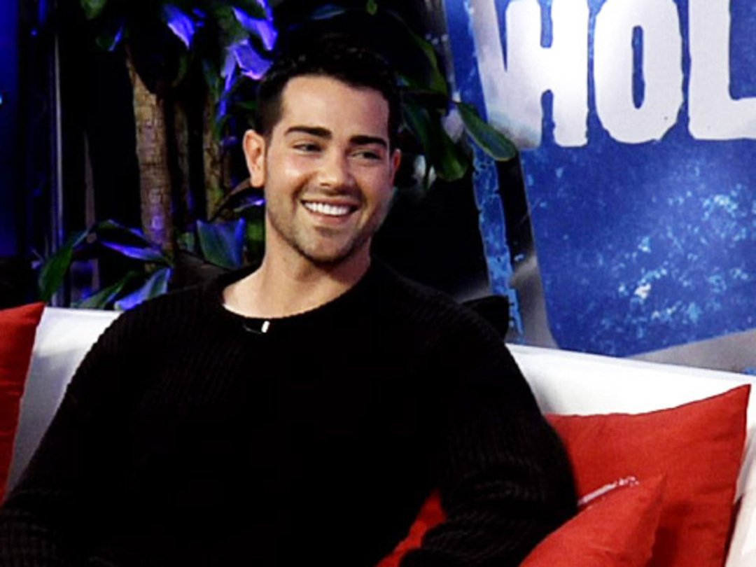 Jesse Metcalfe Saddles Up for the New Era of "Dallas"