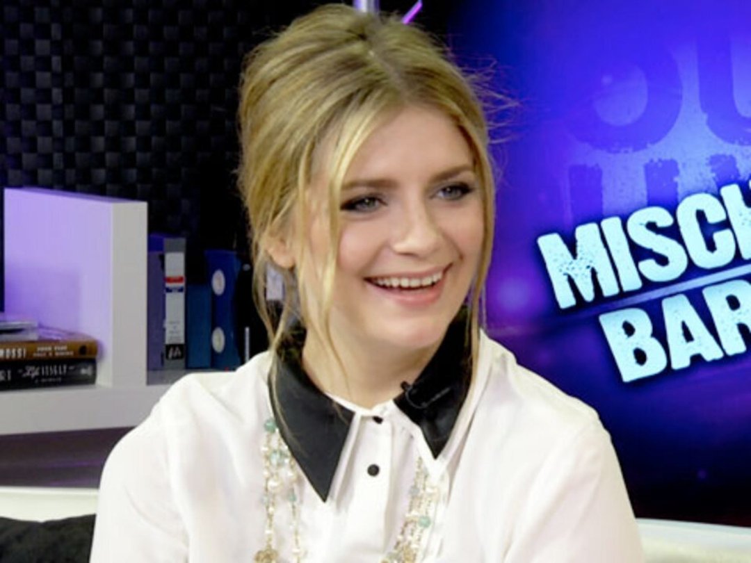 Mischa Barton's Style Tips & Fave Fashion Moment