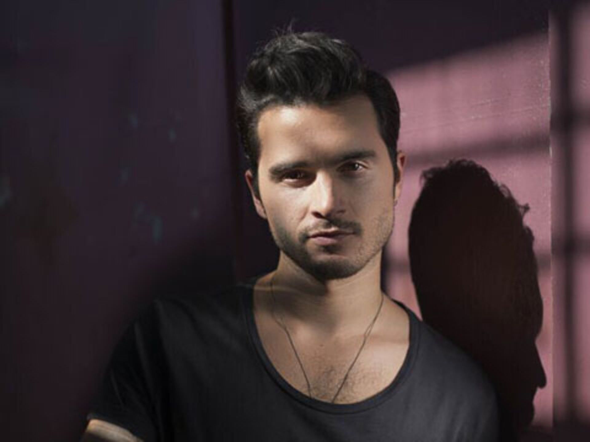 "The Vampire Diaries" Star Michael Malarkey on Stage Combat & Vocal Warm-Ups