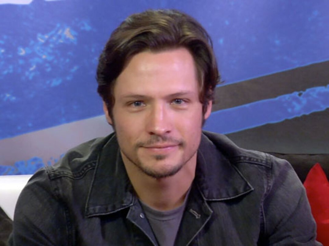 "REVENGE" Star Nick Wechsler Gets Personal