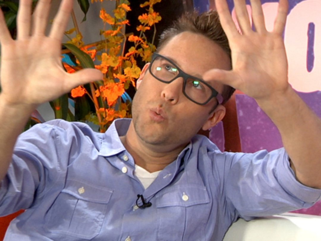 Michael Rosenbaum Tackles 80's Trivia Game