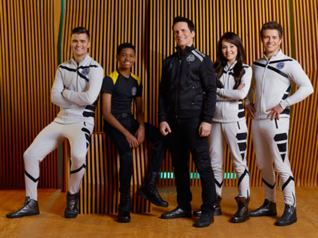 "Lab Rats" Cast Teases Season 4 Details On Set