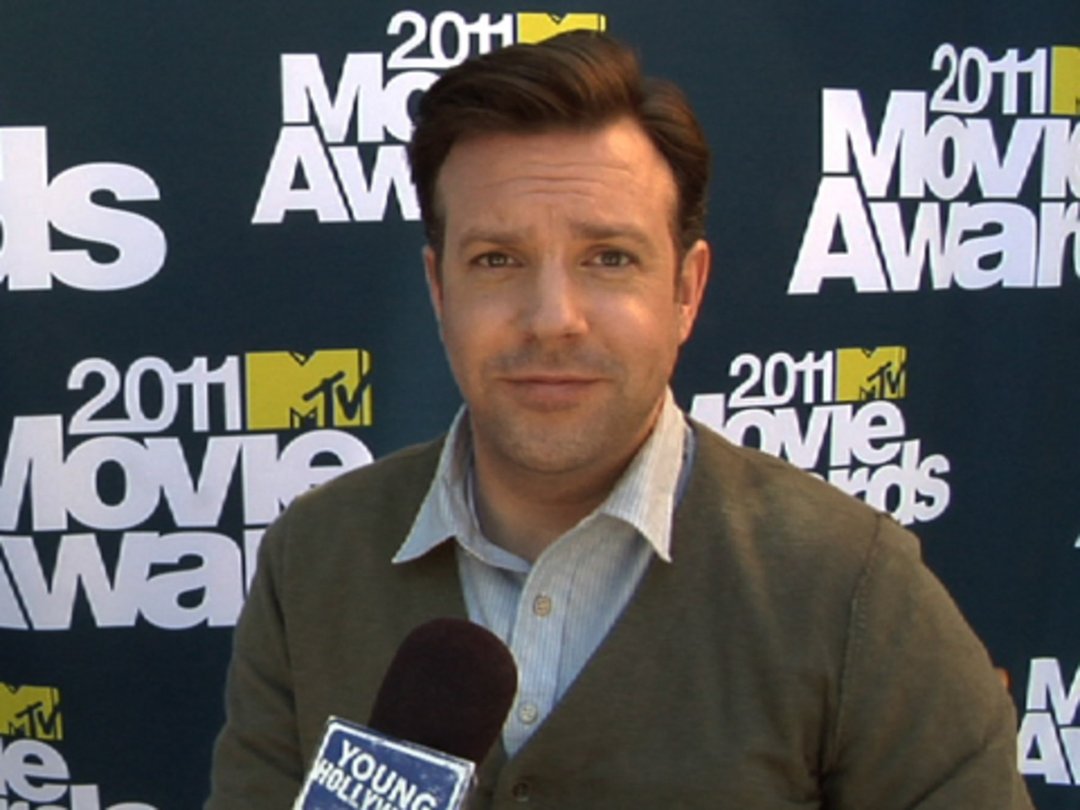 Jason "Suds" Sudeikis Cures His Bieber Fever