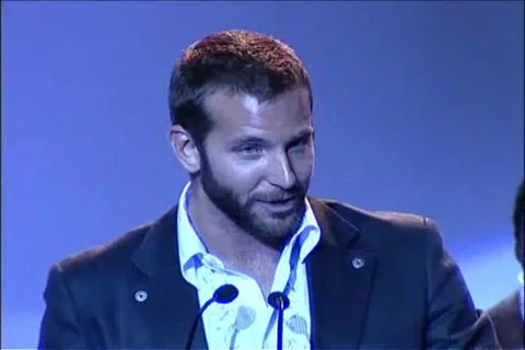 Bradley Cooper presents to Isla Fisher