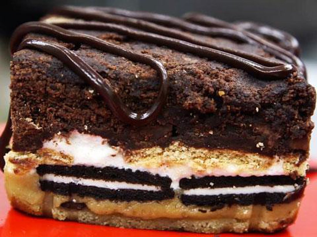 B SWEET’S SLUTTIEST BROWNIE