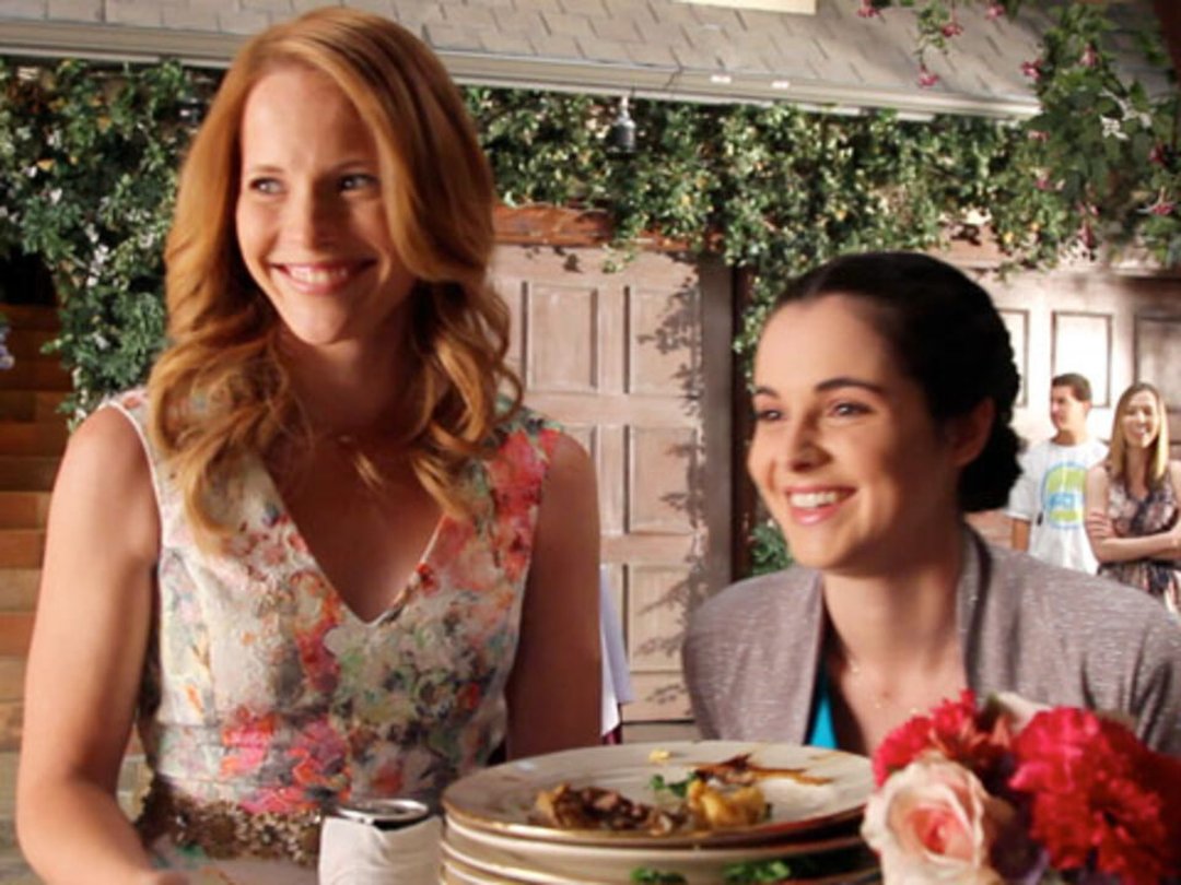 "Switched at Birth" Cast's Sign Language Skills