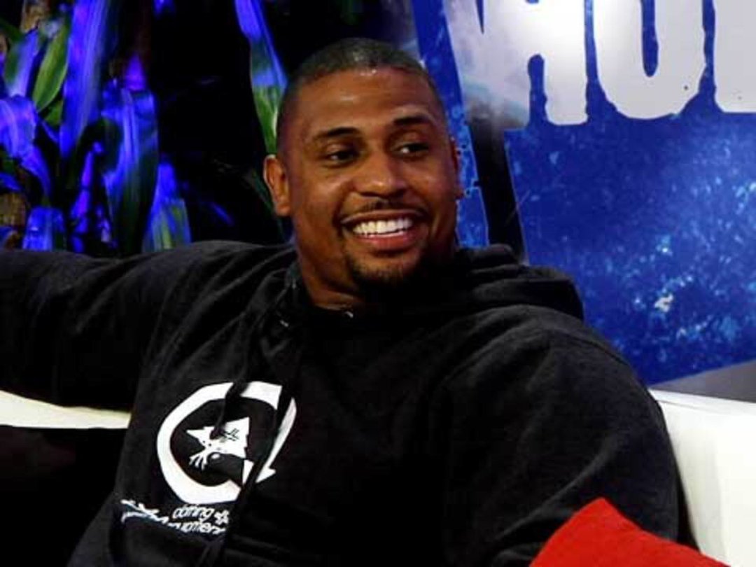 LaMarr Woodley Rubs the Lotion on His Skin (or Else We Get the Sack Again!)
