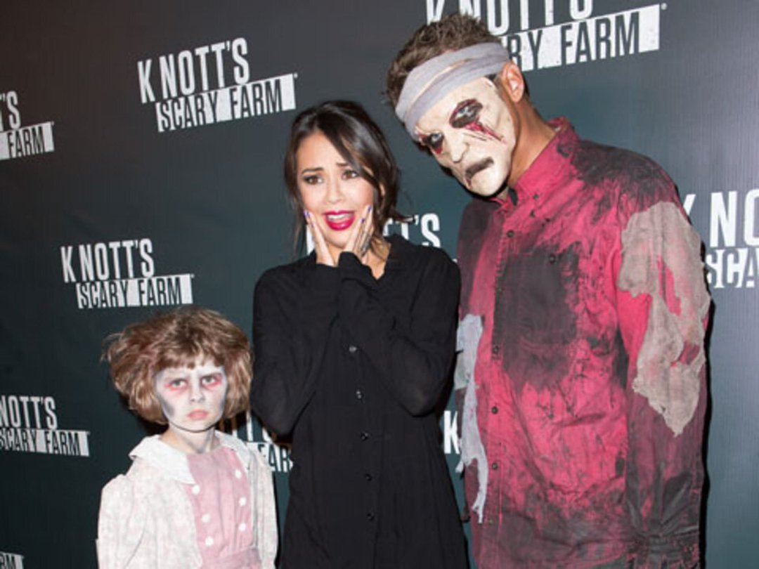 Knott's Scary Farm Adventures with Janel Parrish & Kelli Berglund