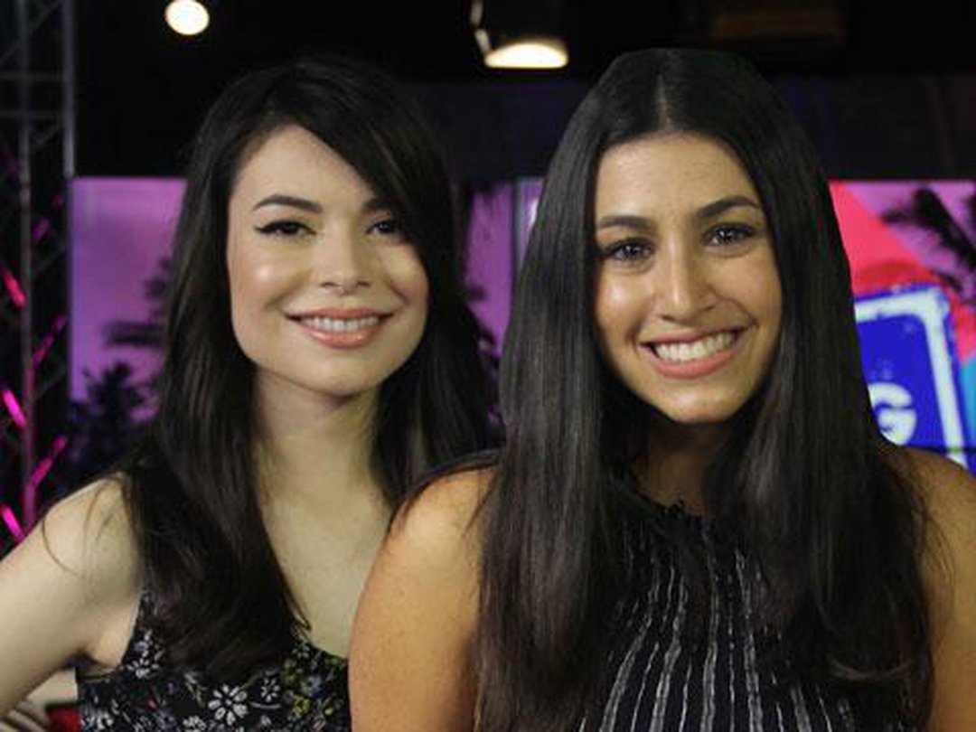 Miranda Cosgrove & Dana Gaier Balance School & Acting