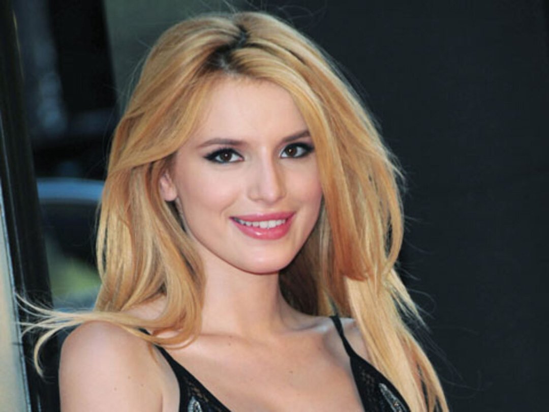 Bella Thorne Eats Cheeseburgers and Talks MTV's "Scream"