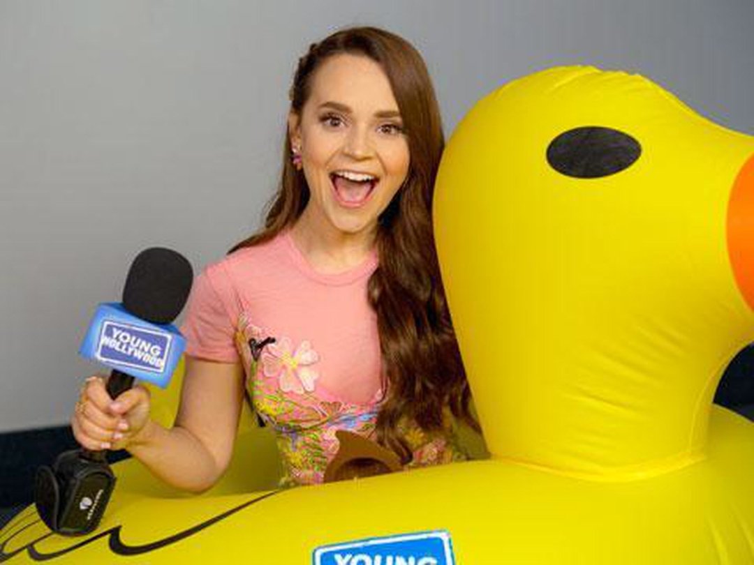 Where to Get Rosanna Pansino’s Unicorn Poo Cakes
