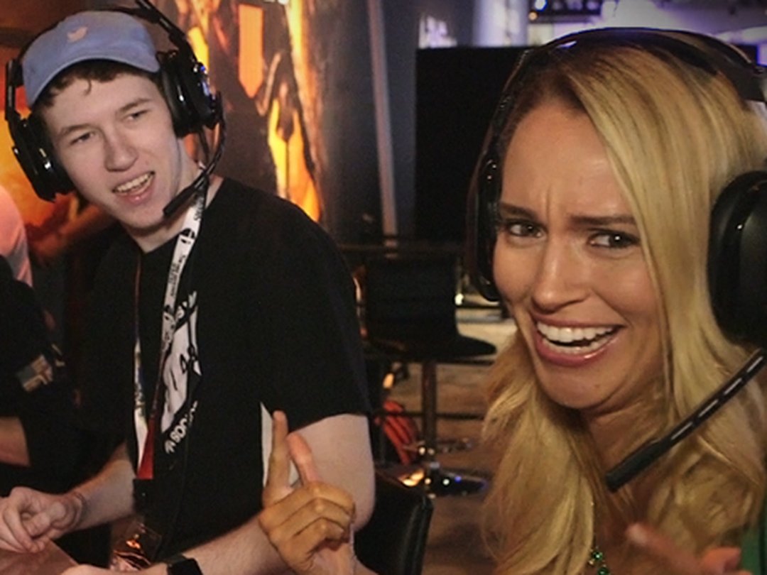 Playing Call of Duty: Black Ops 4 & Spyro Reignited Trilogy With 13 Reasons Why Stars